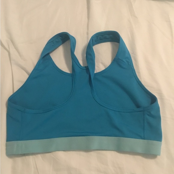 Women’s Nike sports bra large - Picture 2 of 4